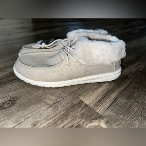 Hey Dude Women’s Slippers in Cream with Faux Fur - Wendy Cozy SlipOn